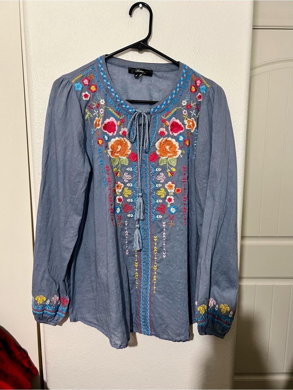 ANDREE BY UNIT Blue Embroidered Peasant Tunic Top